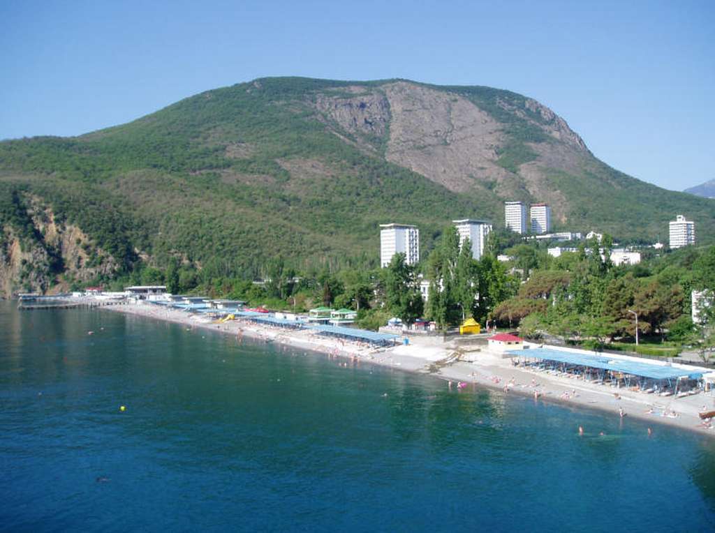 Поселок Утес для отдыха в Крыму